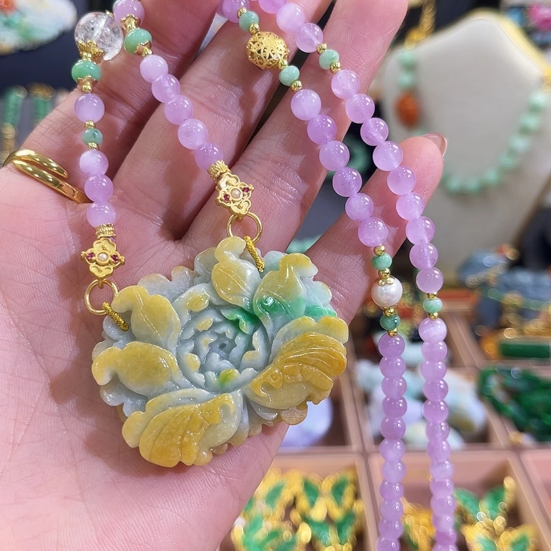 翡翠未镶嵌颈饰花开富贵