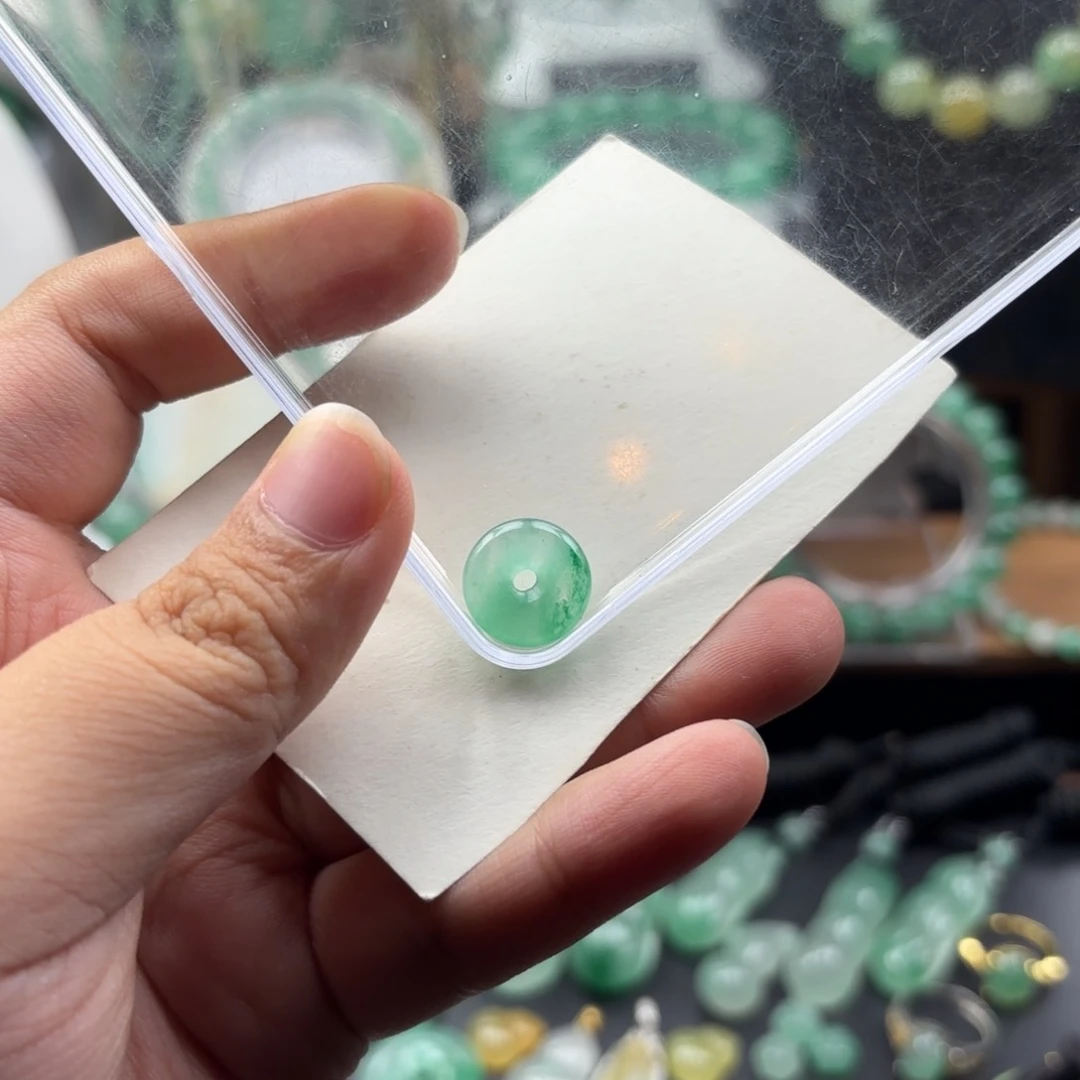 石英质玉未镶嵌颈饰