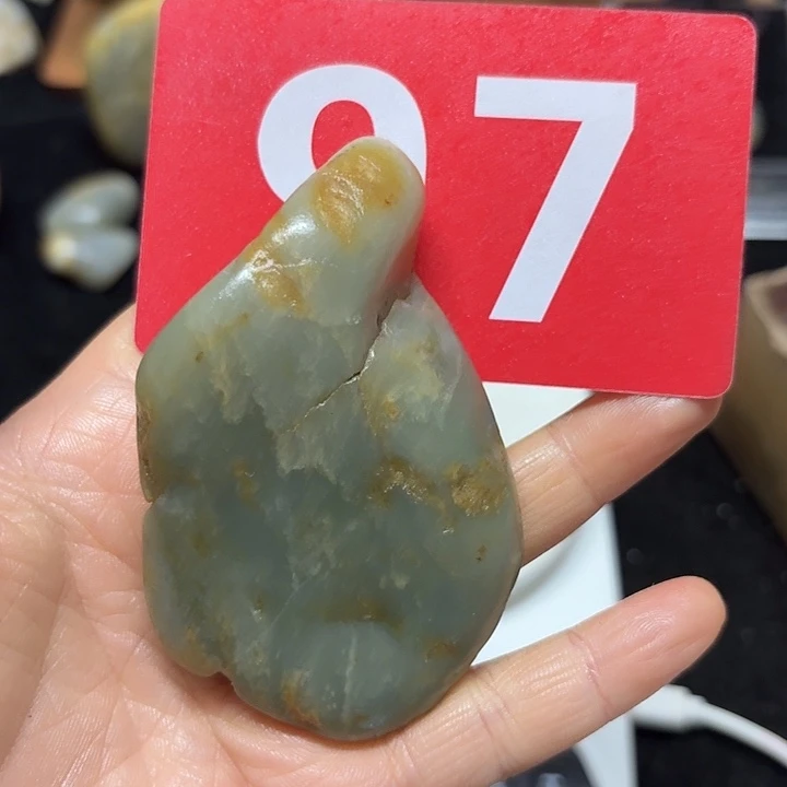 和田玉（糖玉）未镶嵌挂件