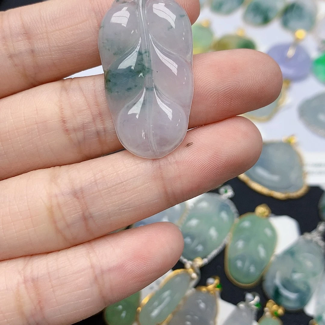 翡翠18K金镶嵌颈饰缅甸天然a货翡翠