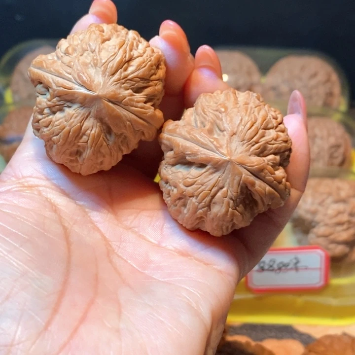 爱***果吊坠文玩核桃玉尊39