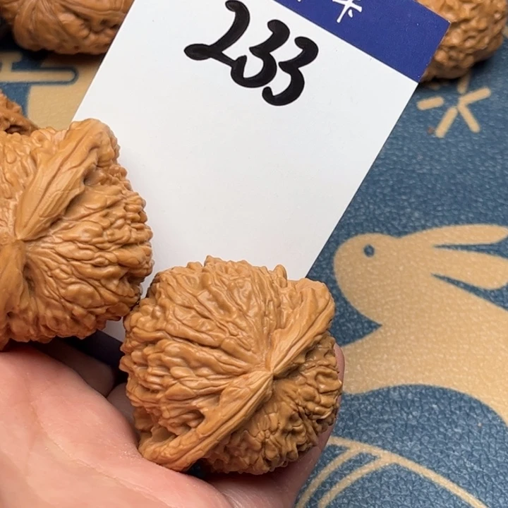 文玩核桃吊坠白狮子 46精修 233