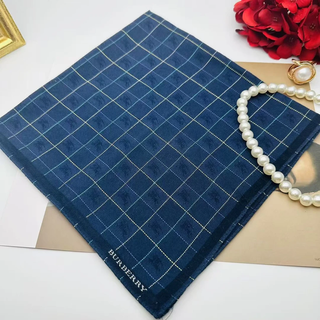 99新 BURBERRY/博柏利 海囤 巴宝莉 丝巾/yy04235