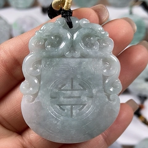 翡翠颈饰未镶嵌仿古龙行天下