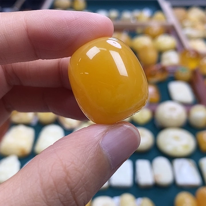 琥珀未镶嵌珠宝奇石23鸡油红枣珠