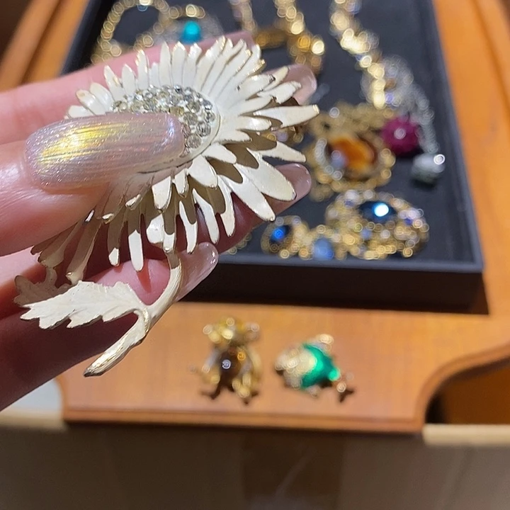 小***婷中古饰品香水沐浴露持久留香