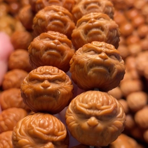 猴头核桃手串山**?舞台