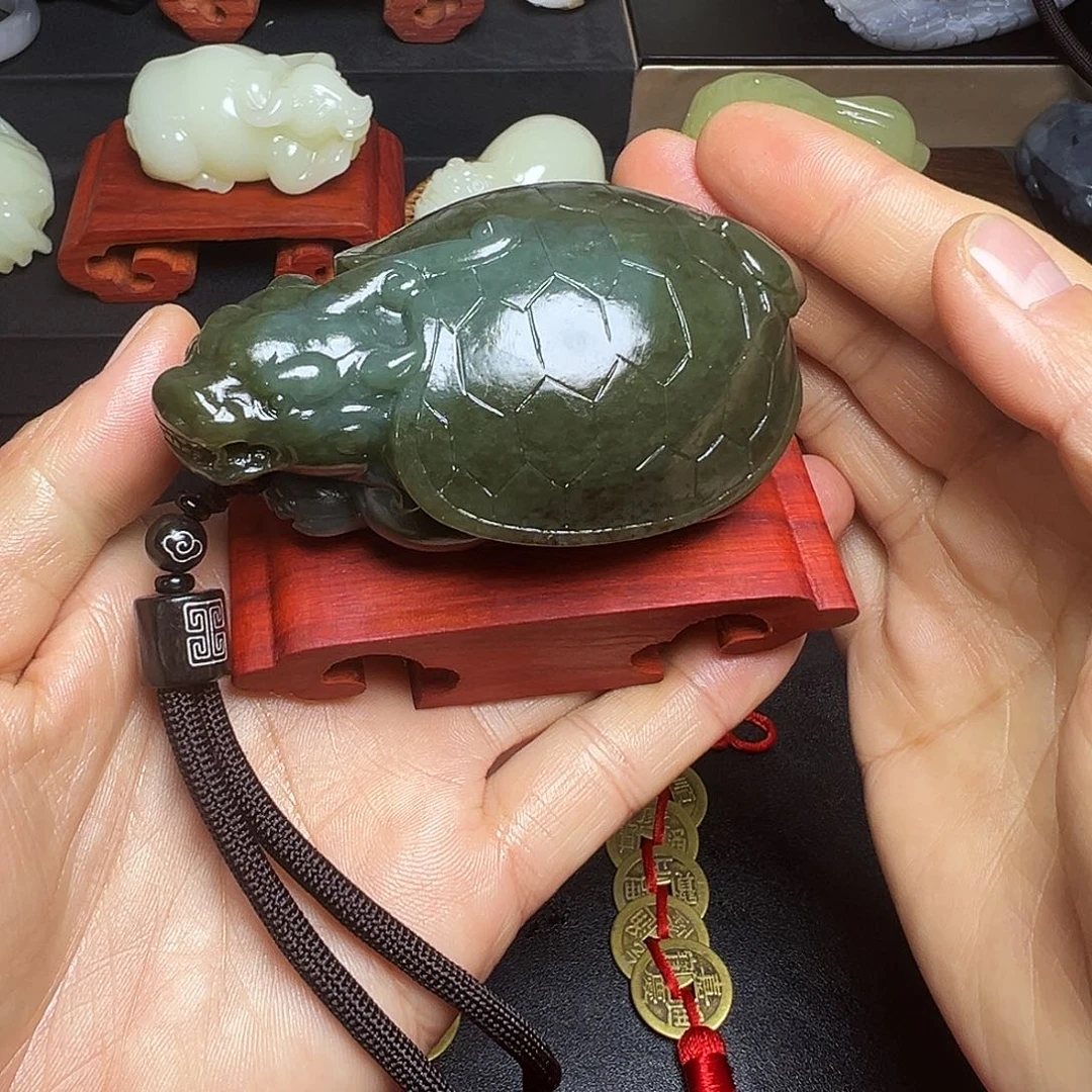 和田玉未镶嵌把件