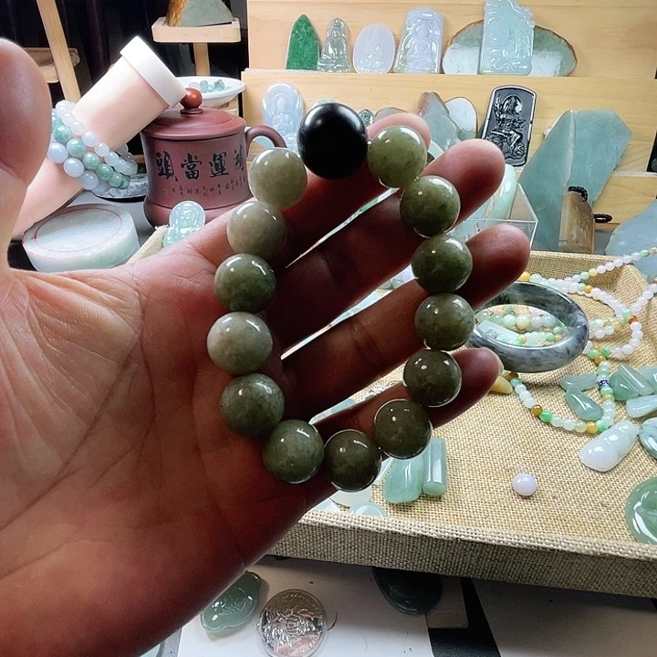 翡翠未镶嵌颈饰翡翠吊坠