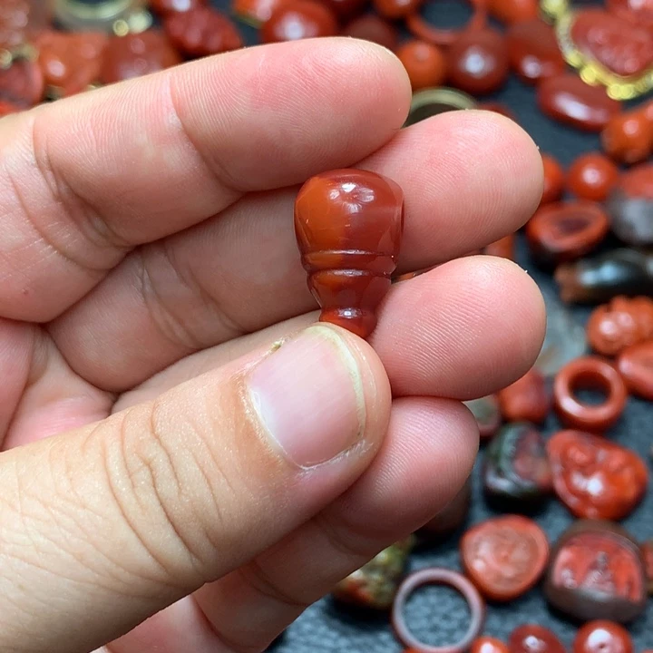 南红玛瑙未镶嵌颈饰