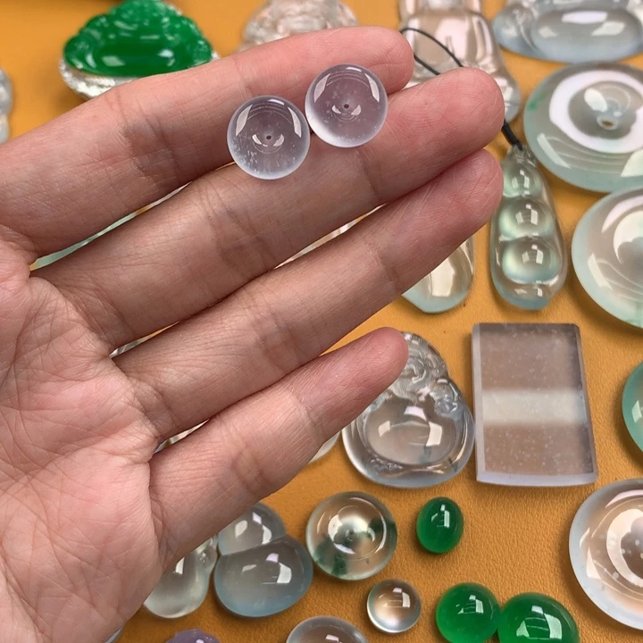 颈饰未镶嵌翡翠….