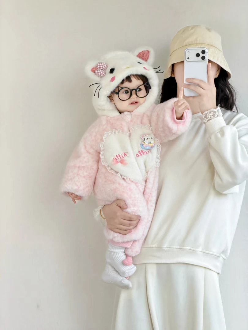 婴幼儿哈衣爬服可爱居家休闲风连帽长款冬季女拉链外出服