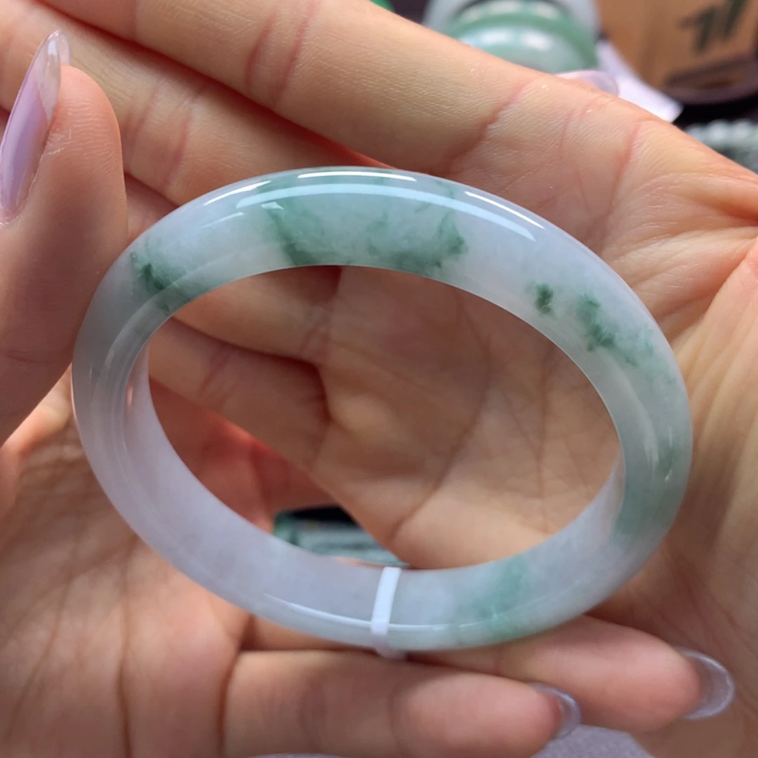 翡翠手镯未镶嵌天然缅甸翡翠手镯