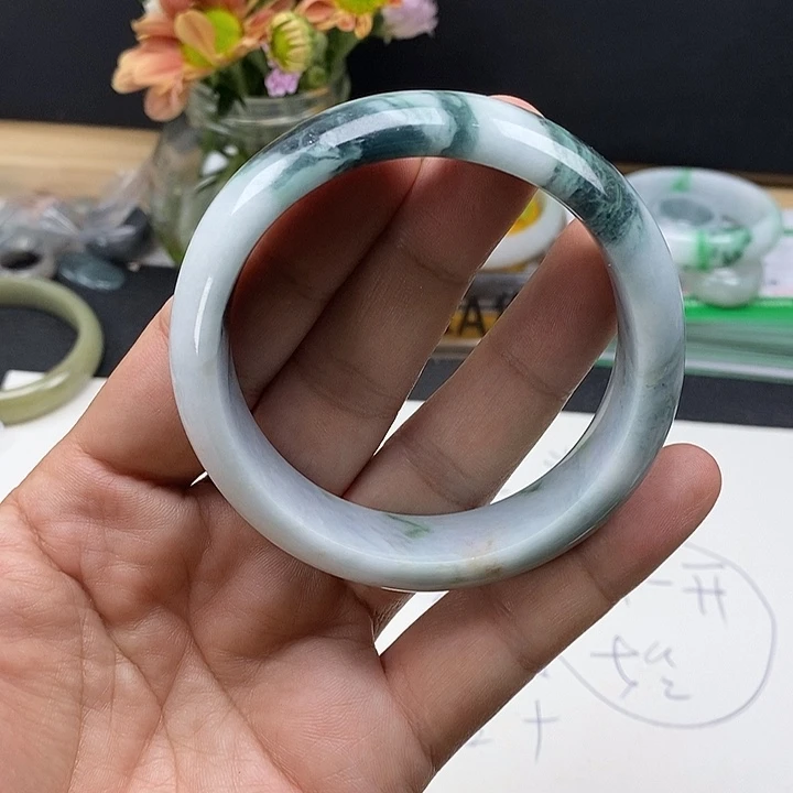 翡翠未镶嵌手镯59