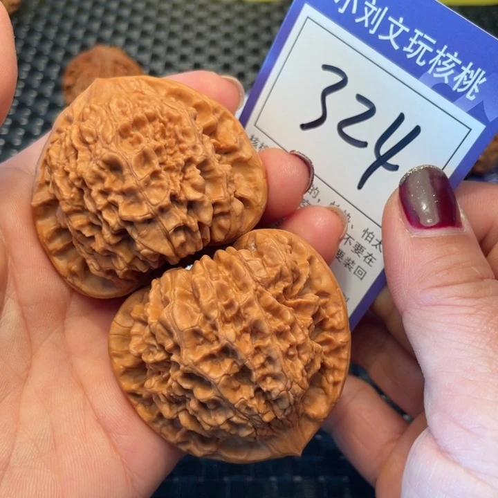 桃核把件51官帽324。。。。。