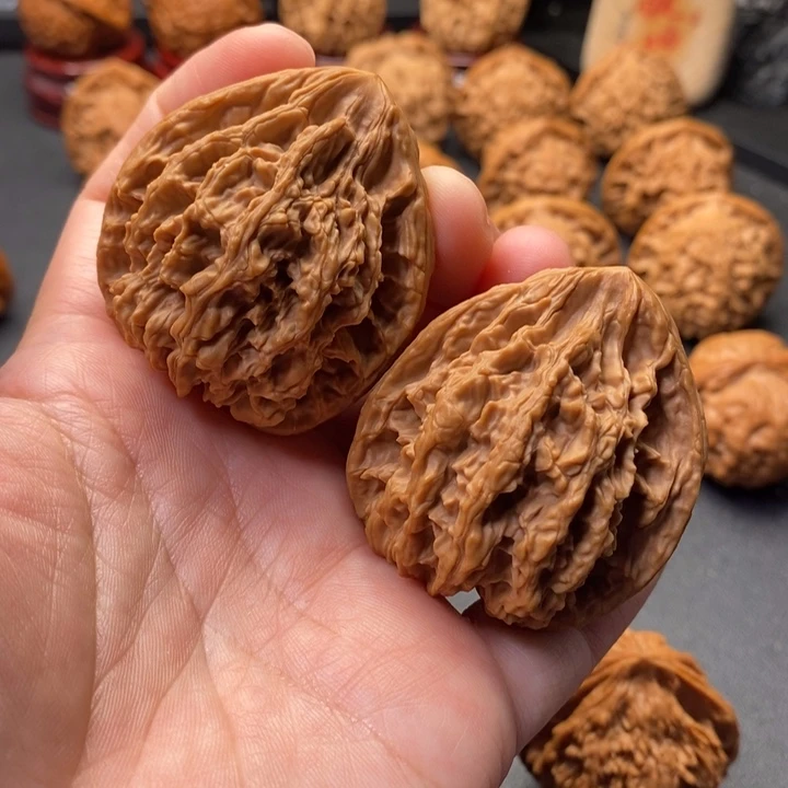 把件文玩核桃42尺金字塔野核