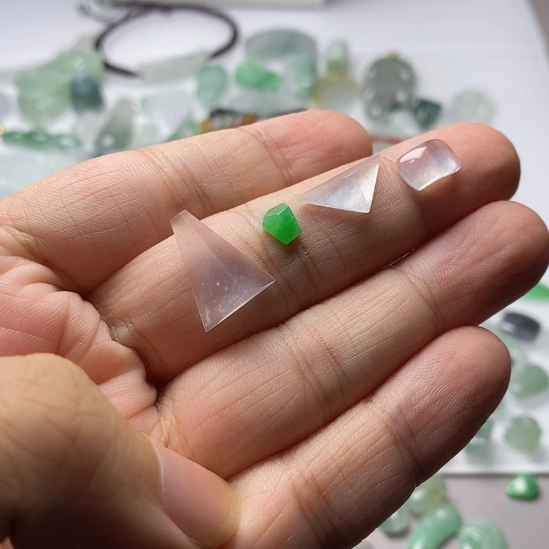 翡翠银S925镶嵌颈饰雨**深天然翡翠