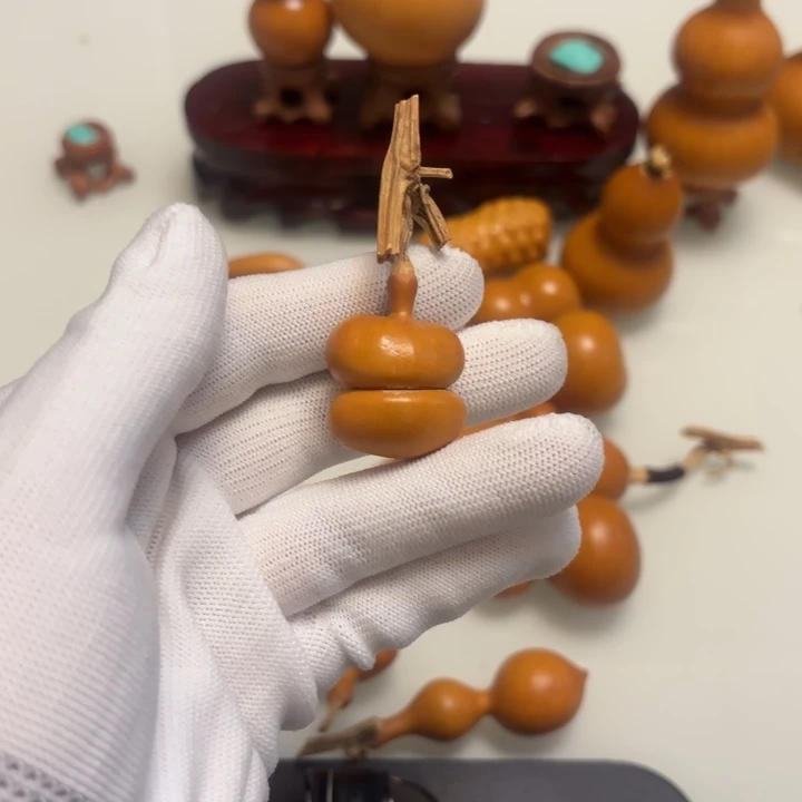 w***w天然手捻老皮的葫芦