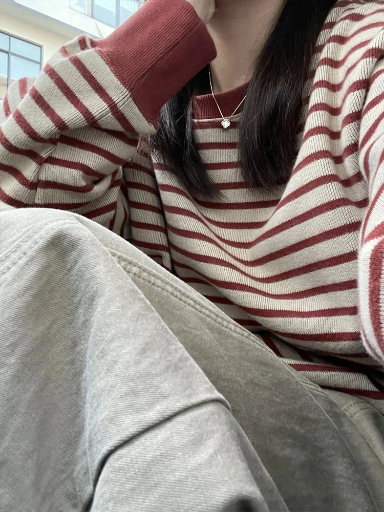 早春季2025新款韩系慵懒拼接撞色条纹套头卫衣女小众复古红色上衣