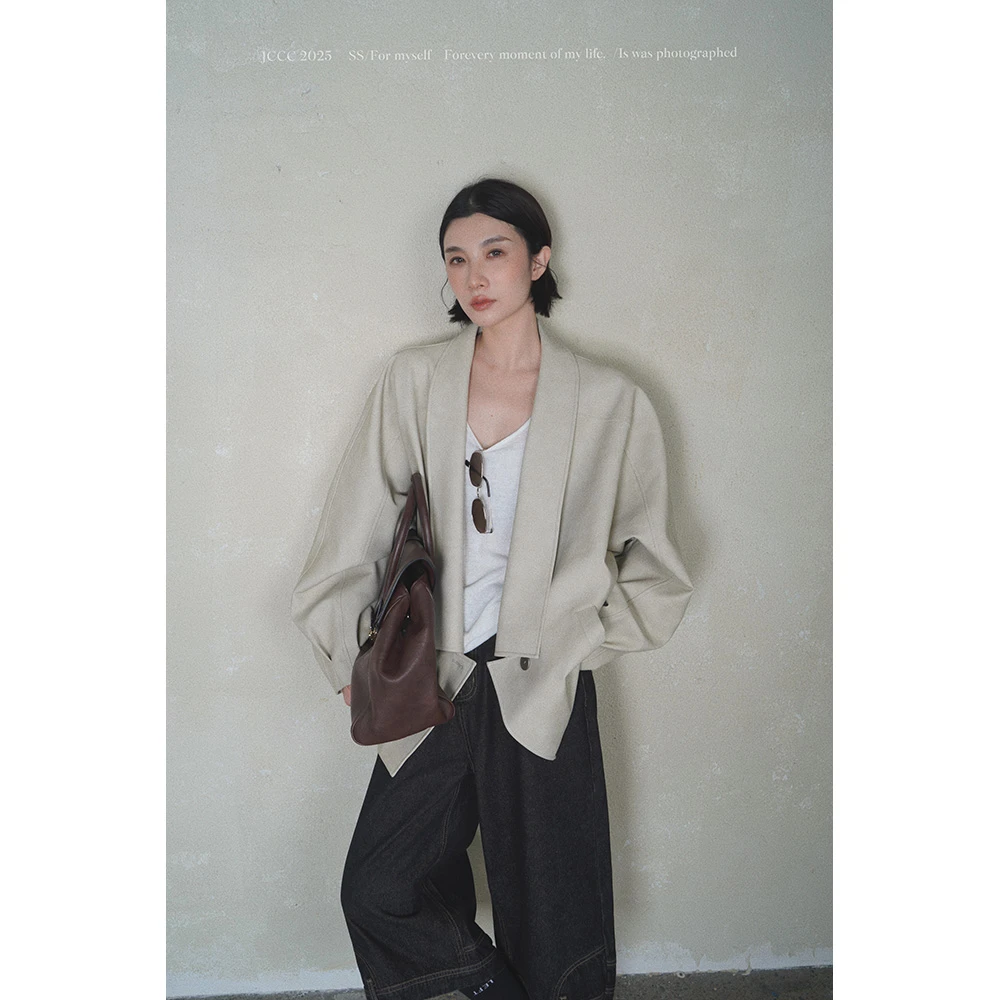 JCCC影子【柏林浅春】米色不规则领时髦PU皮外套JE4CSW11