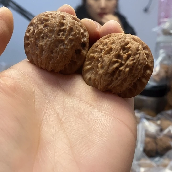文玩核桃把件37血麒麟红皮