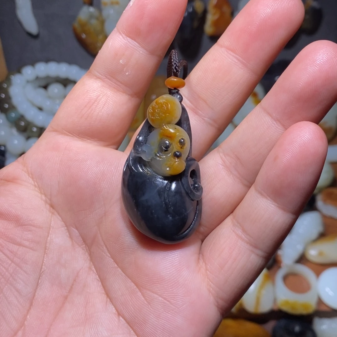 和田玉颈饰未镶嵌隆*斋