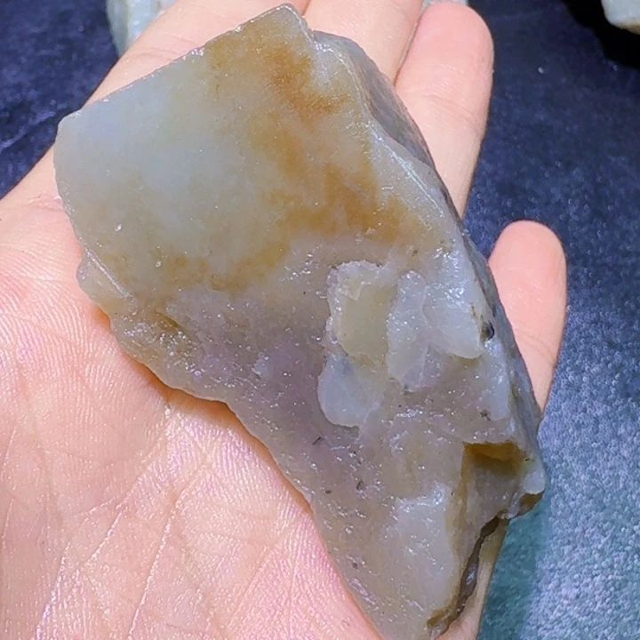 未镶嵌和田玉（糖玉）珠宝半成品