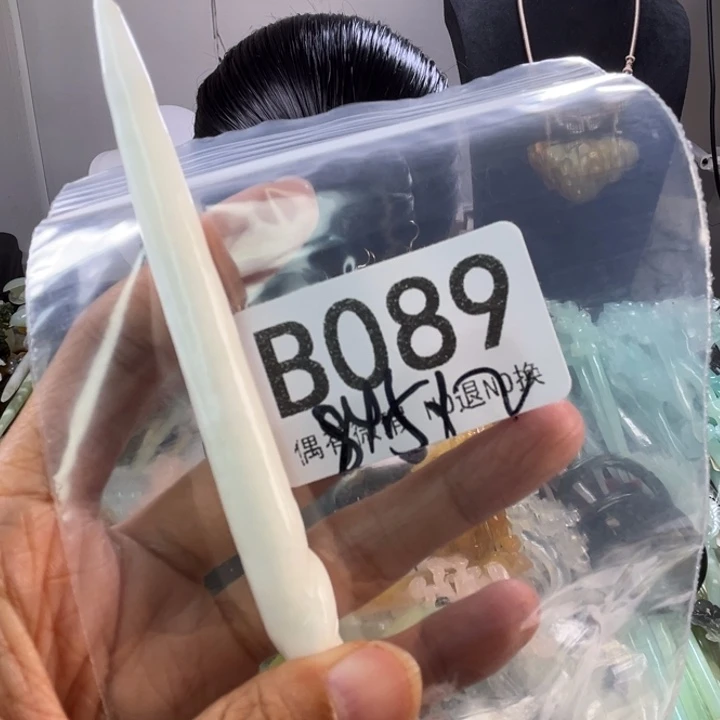 未镶嵌岫玉发饰狐**?