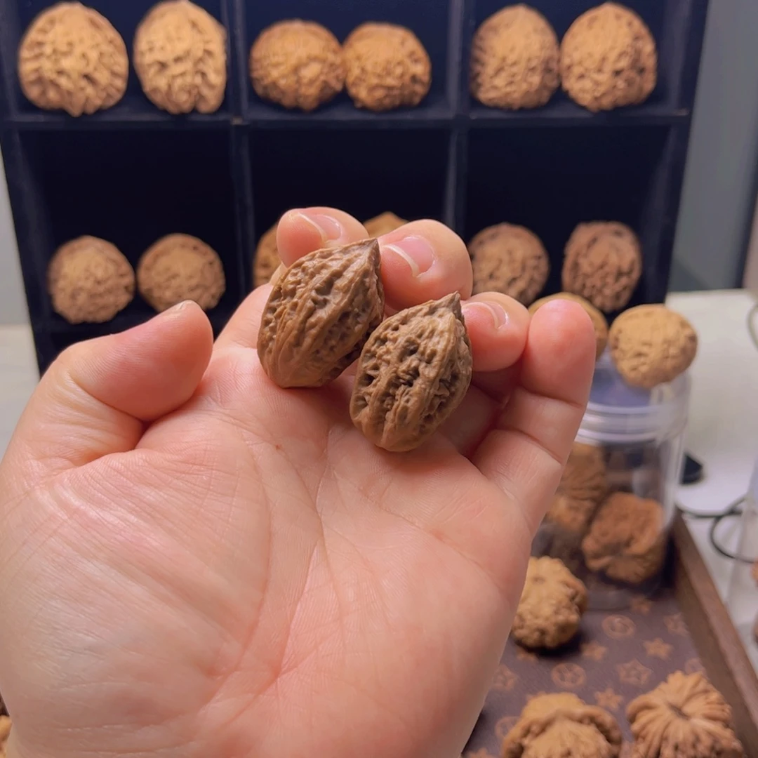 吊坠文玩核桃小秋子