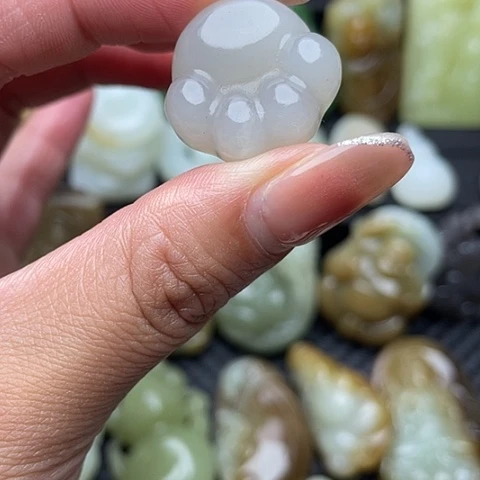 颈饰未镶嵌和田玉猫***儿