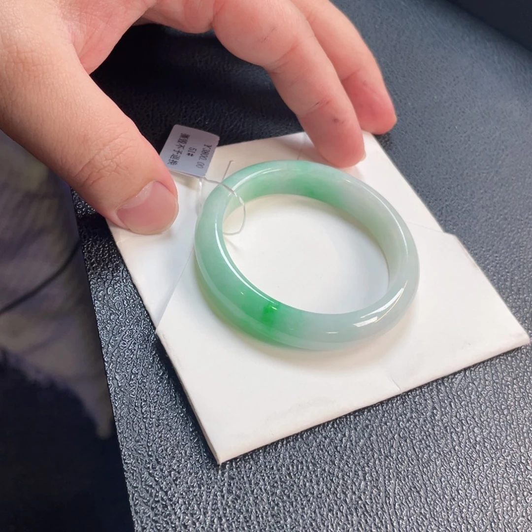 翡翠手镯未镶嵌50正圈