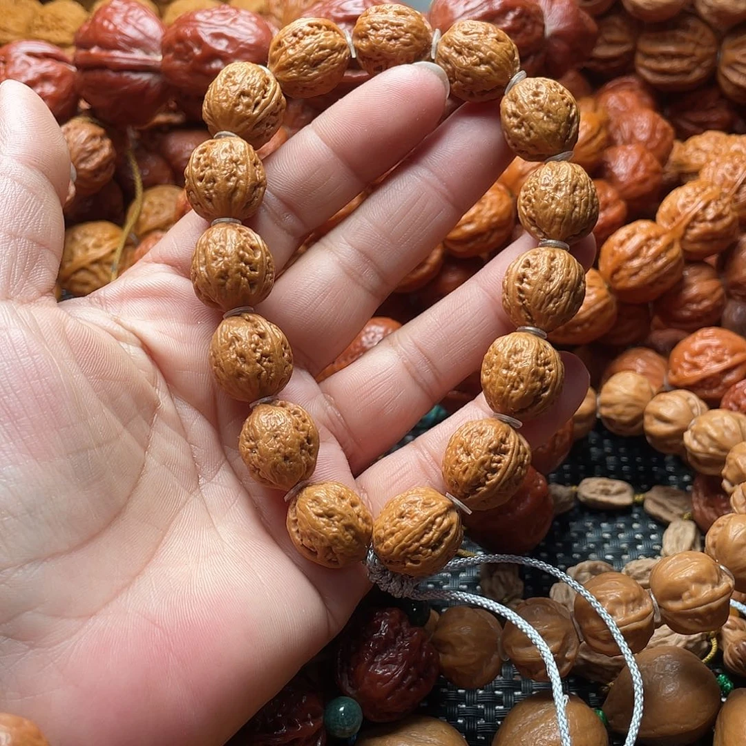 魑***餮手串文玩核桃微黄不退不换