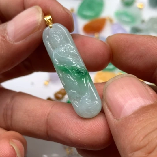 翡翠颈饰未镶嵌翡翠