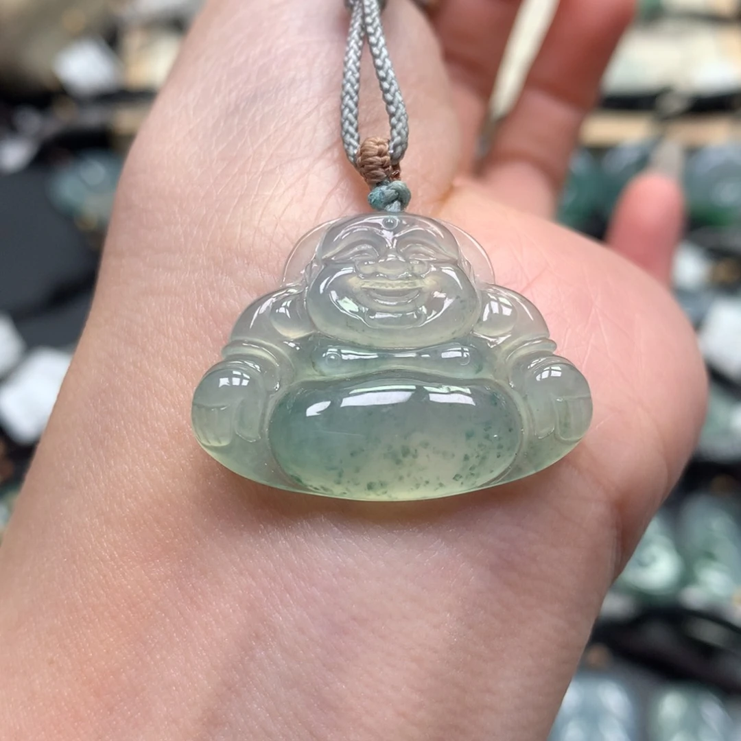 翡翠颈饰未镶嵌佛公