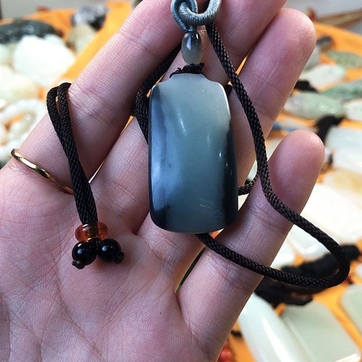 颈饰未镶嵌和田玉青花无事牌