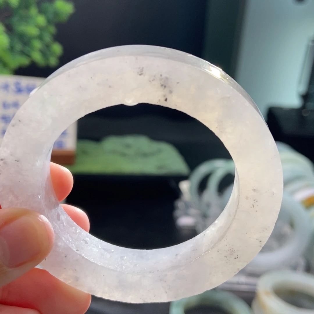 未镶嵌翡翠手镯定制翡翠
