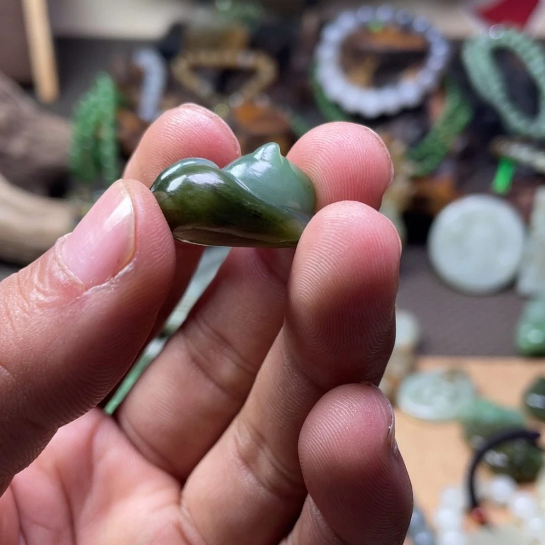 踏***风和田玉未镶嵌颈饰