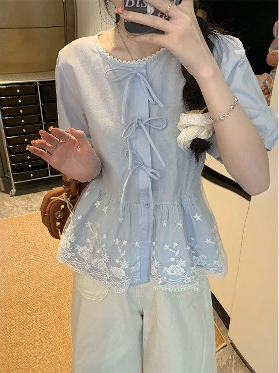 法式甜美蝴蝶结系带短袖衬衫女夏季2025新款别致蕾丝拼接圆领上衣