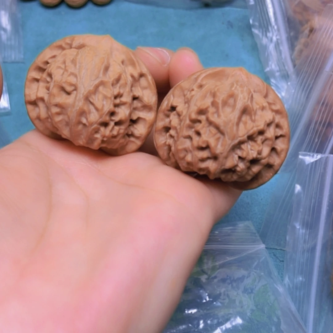 【闪购商品】把件核桃41.5宫灯修尖