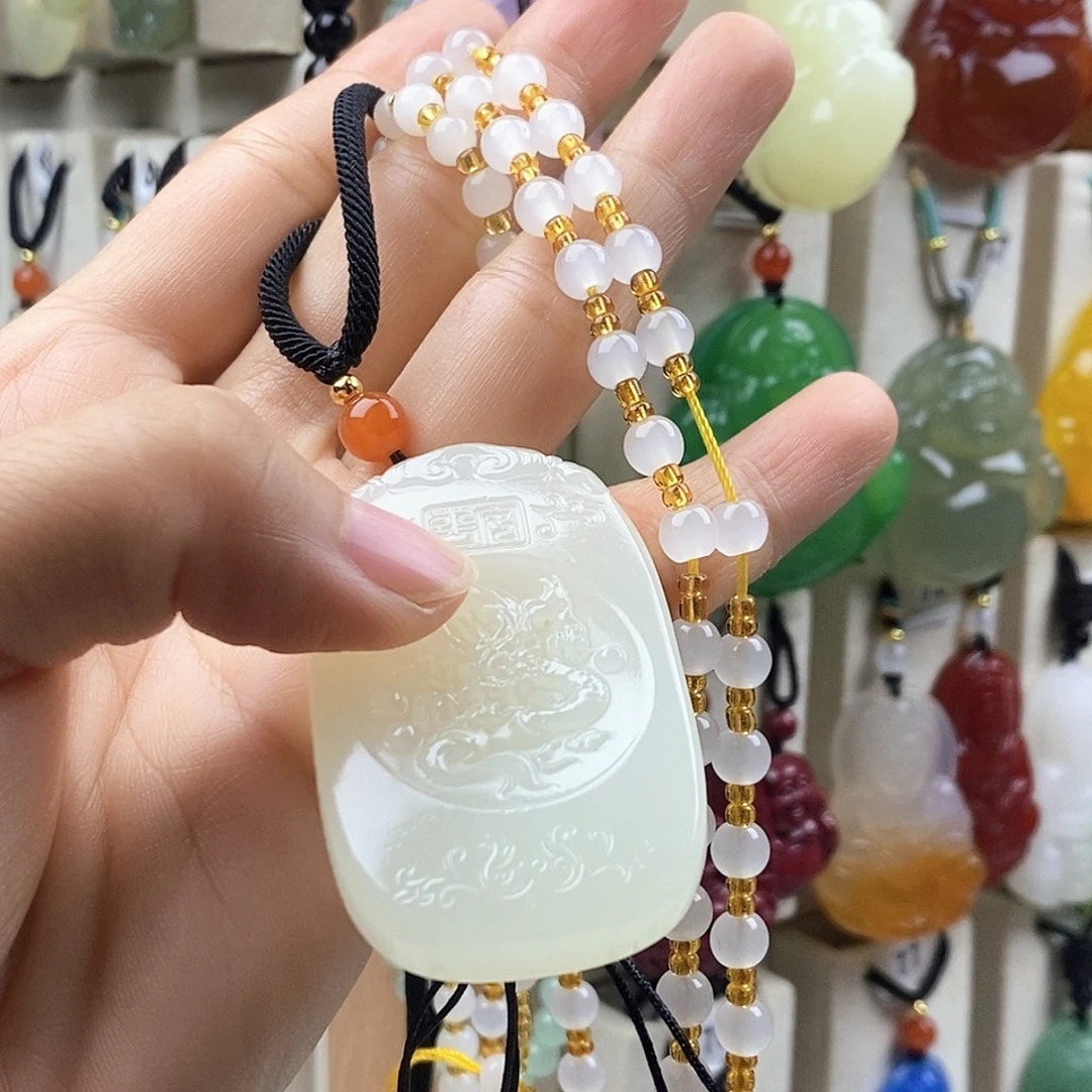 *****石英质玉未镶嵌颈饰