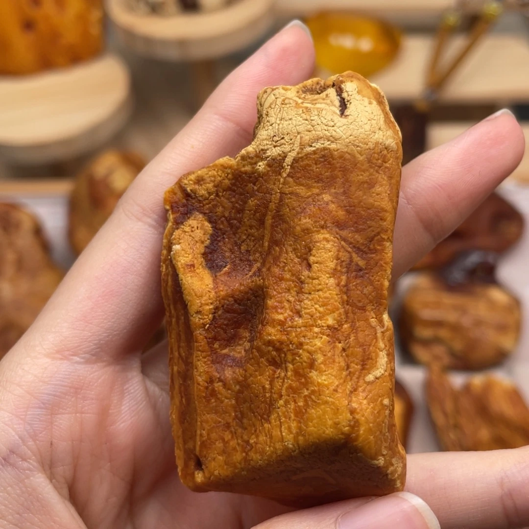 琥珀未镶嵌珠宝奇石