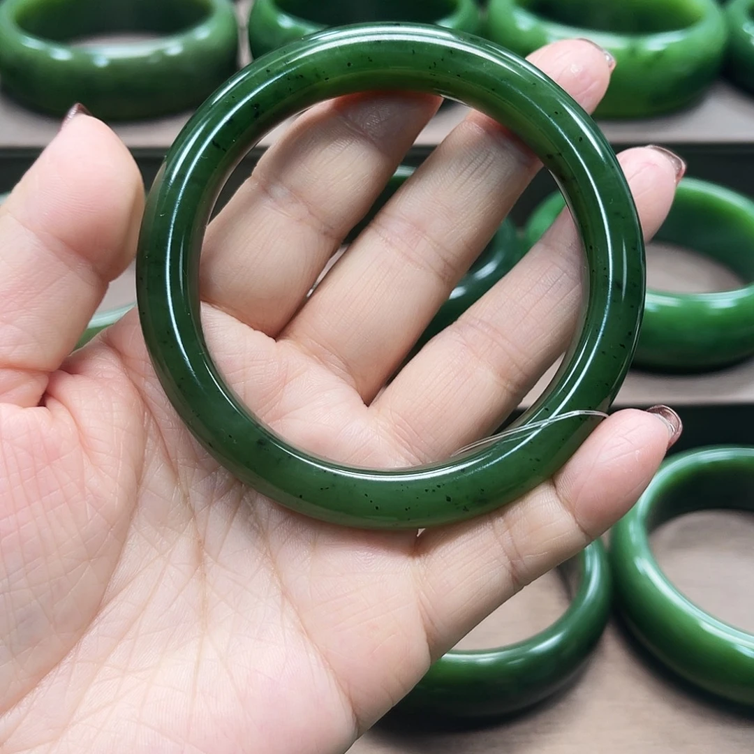 和田玉（碧玉）未镶嵌手镯