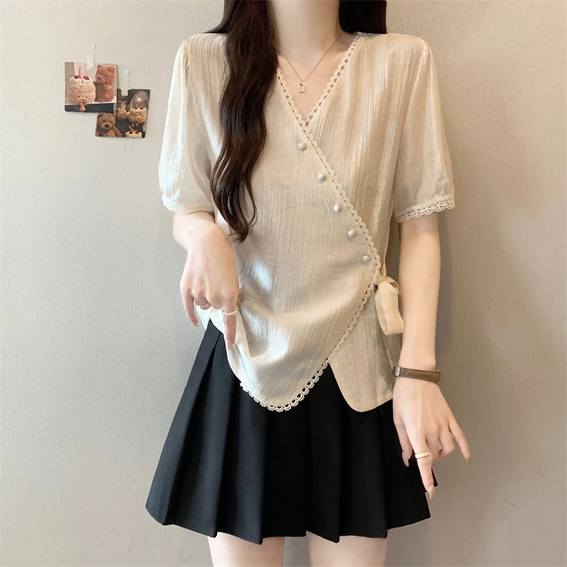 法式气质蕾丝花边V领短袖衬衫女夏季大码胖mm不规则收腰绑带上衣