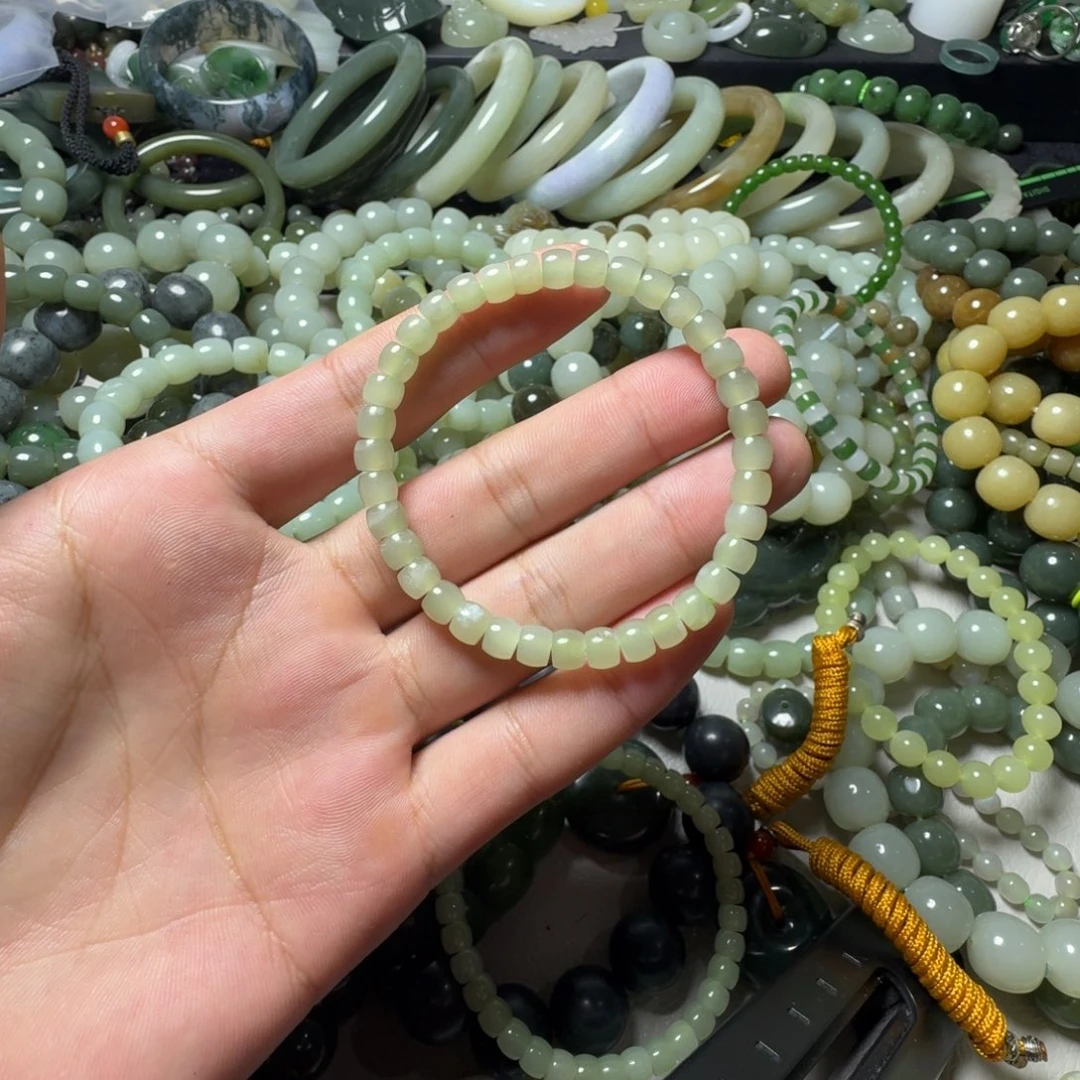 和田玉未镶嵌手串