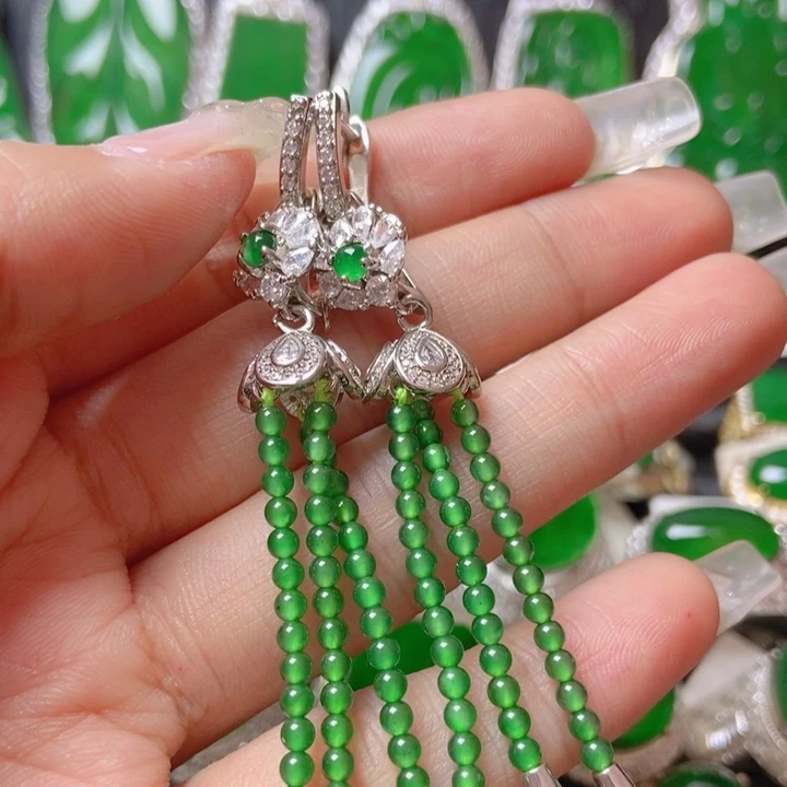 翡翠颈饰未镶嵌