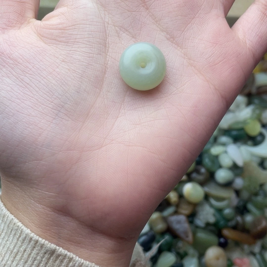 未镶嵌手绳和田玉春**里