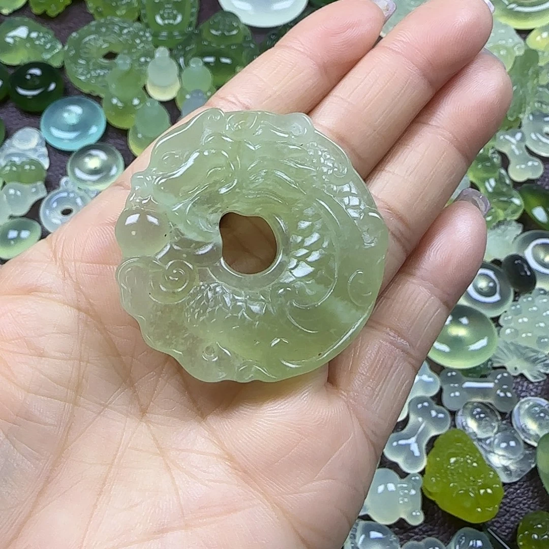 蛇纹石玉未镶嵌岫玉吊坠