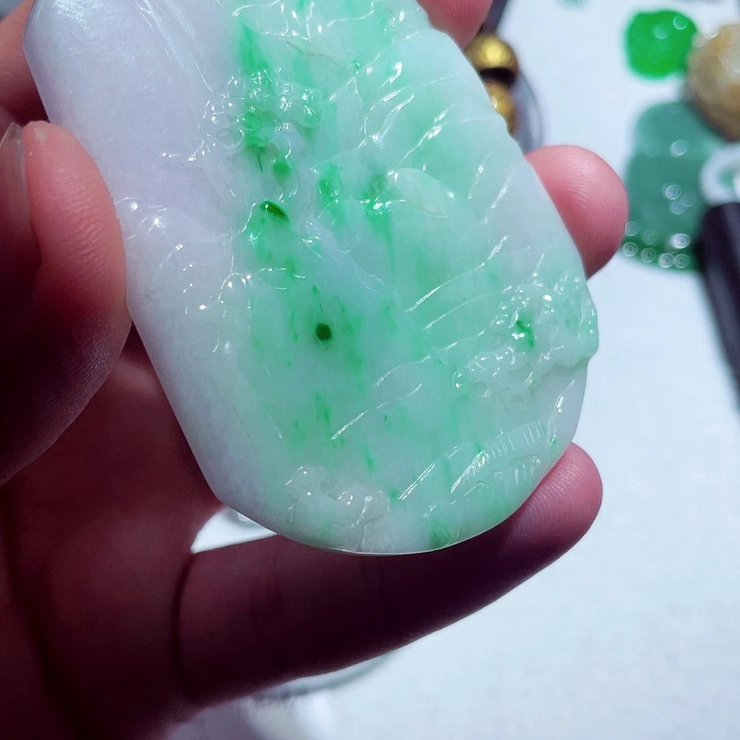 颈饰未镶嵌翡翠先检后发一物一证