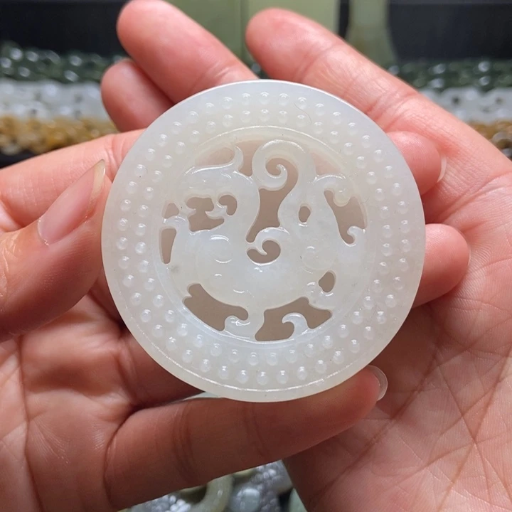 颈饰未镶嵌和田玉