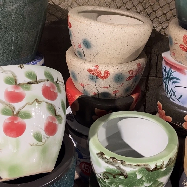 家***主景德镇陶瓷鱼缸艺术